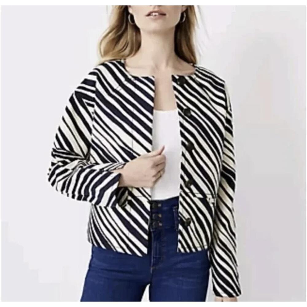 Ann Taylor Zebra Black and White Print Cropped Jacket Blazer Womens L Petite